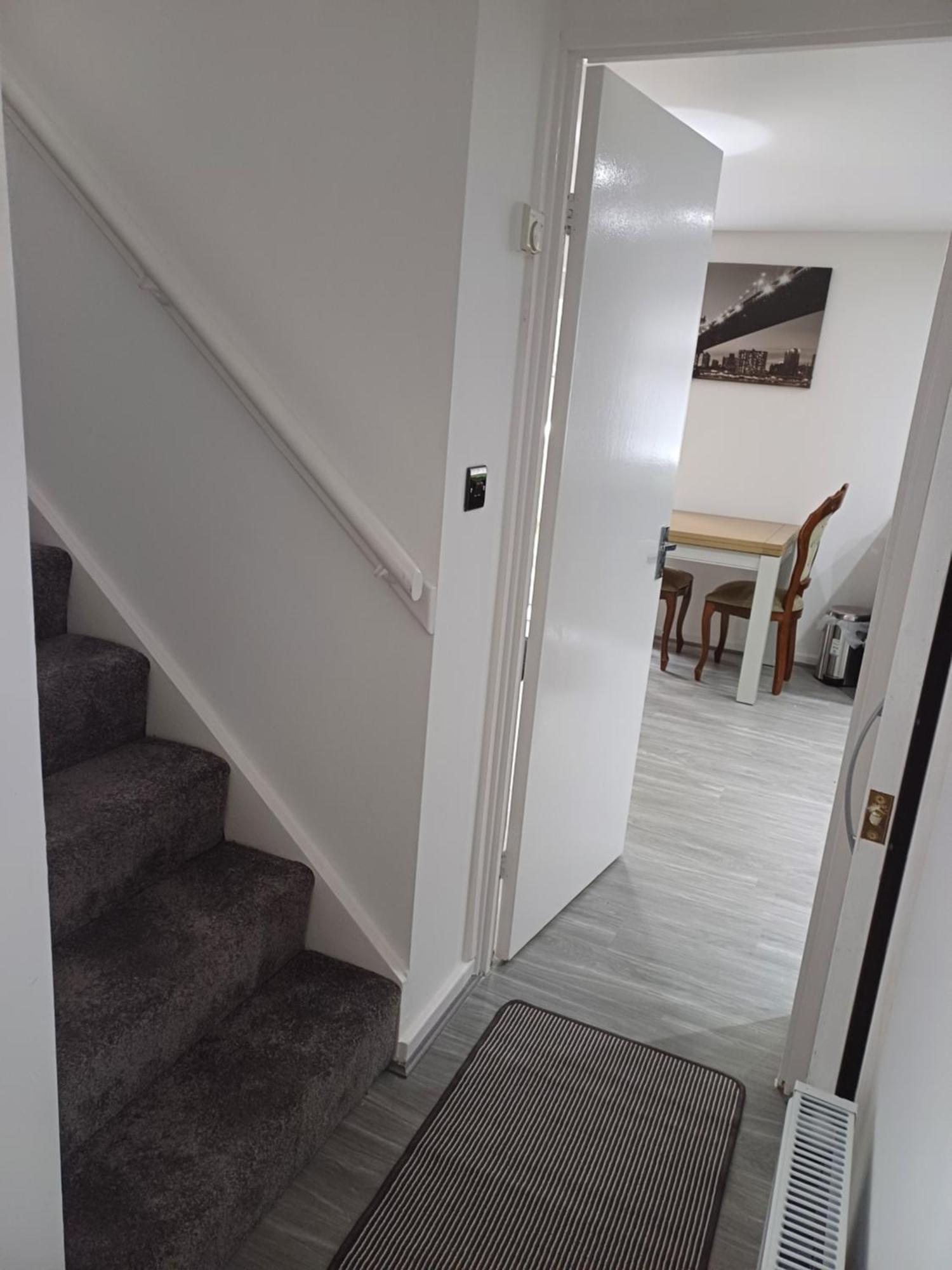 Beautiful Maisonette Лийдс Екстериор снимка