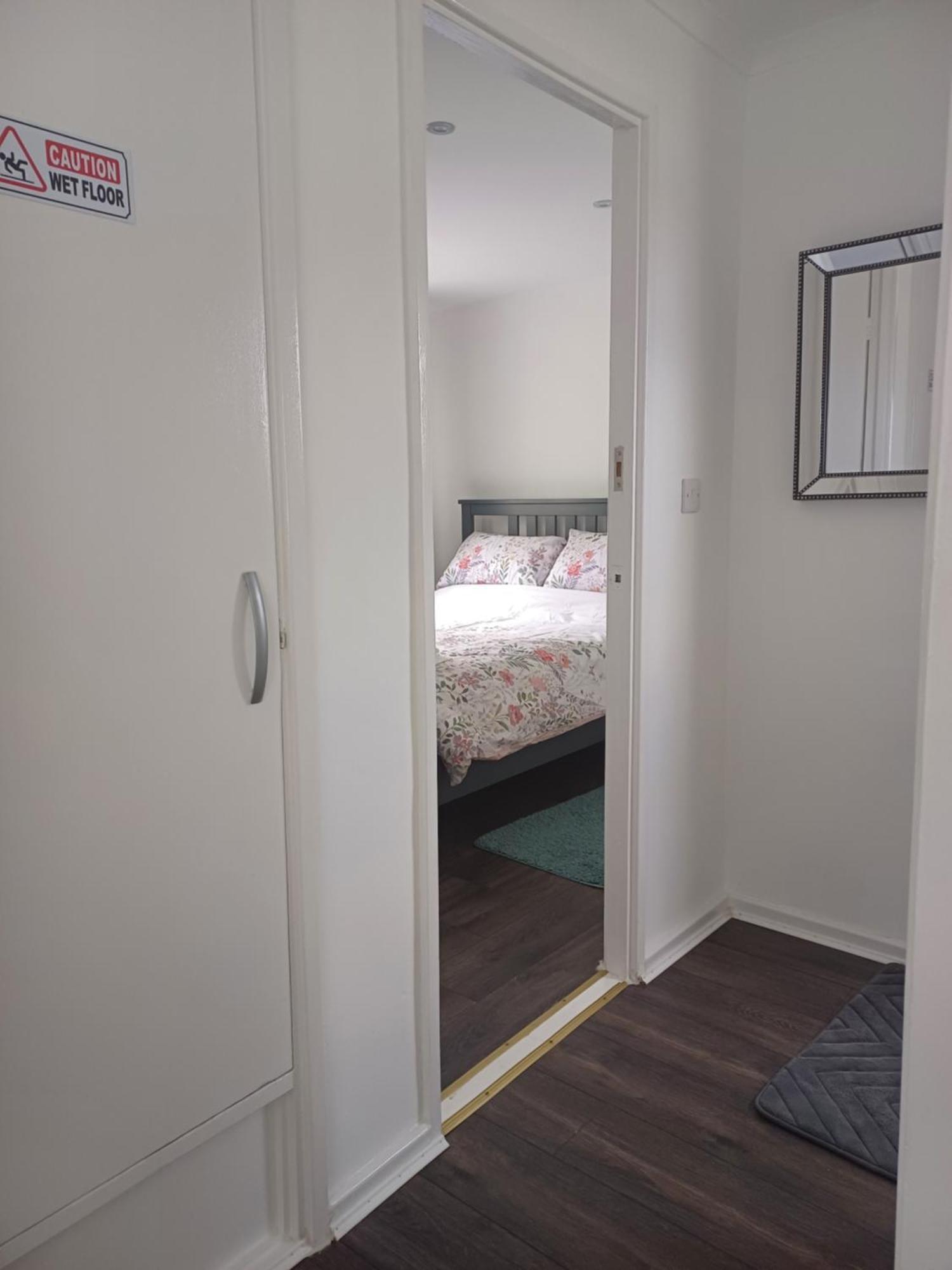 Beautiful Maisonette Лийдс Екстериор снимка